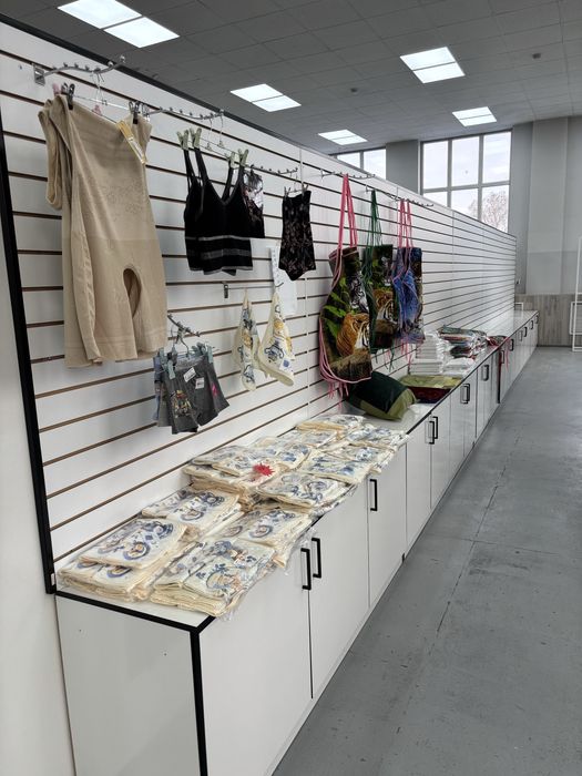 Витрины с панелями 12 местров