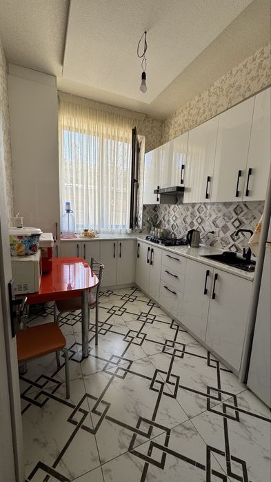 Qibray sentrda 1-etajda 5xonali kv sotiladi