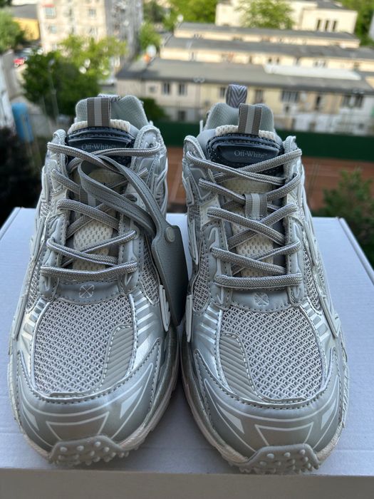 Vând Off-White BRB