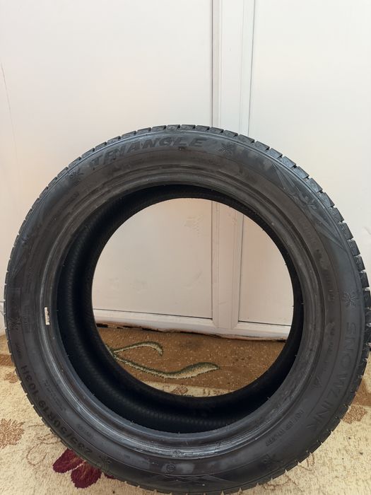 Продам зимние шины Triangle. 235/50/19