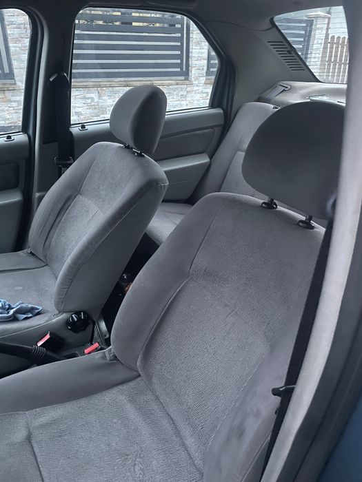 Vând sau schimb Dacia Logan defect