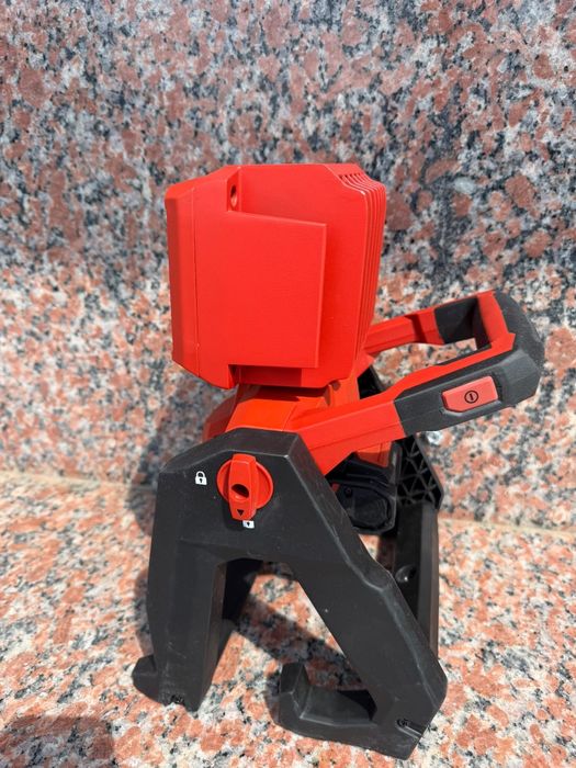 Hilti reflector de șantier pe acumulator