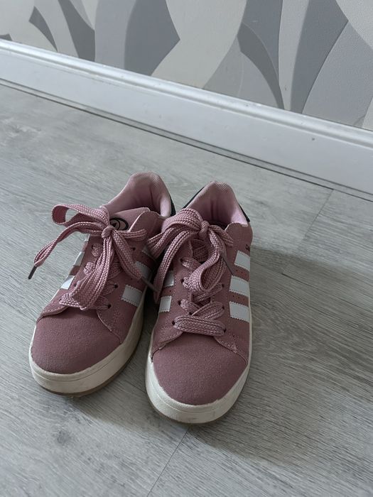 Продам кроссовки adidas