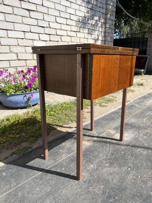 Продам 2 швейные машины.