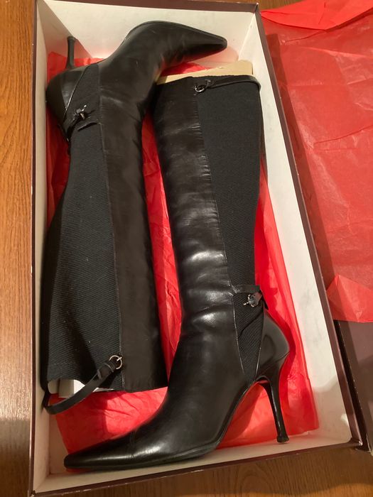 Продам сапоги Bally