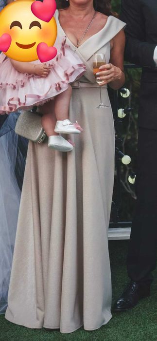 Бежова официална рокля М размер