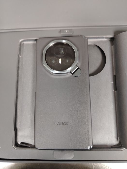 HONOR Magic V3 512GB arzon narxda ishlatilmagan yangi