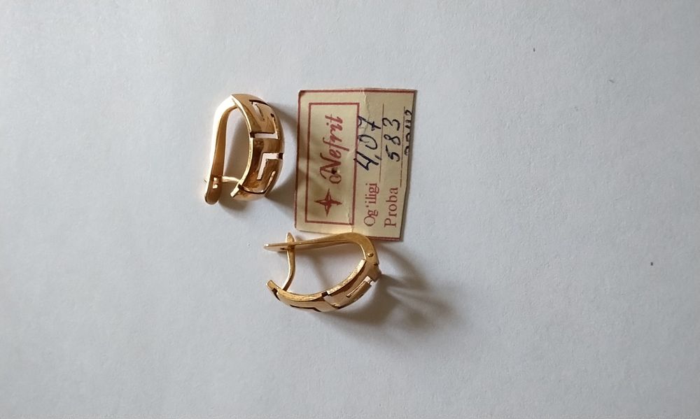 Продаю серьги золотые "Нефертити"