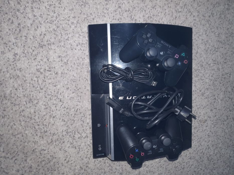 Consolă PlayStation 3 (PS3) Fat – HDD 500GB – Softată + 2 Controllere