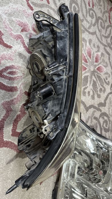 Передние фары Land Cruiser 200