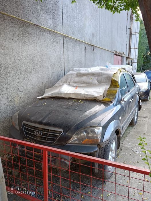 Vand Kia Sorento avariata