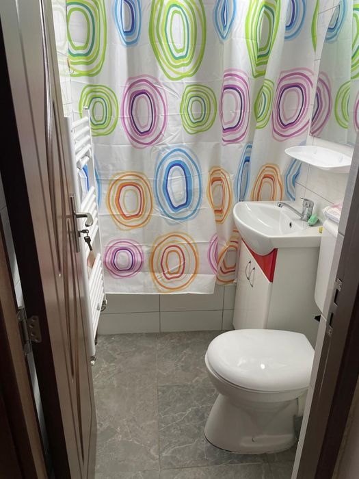 Închiriez apartament