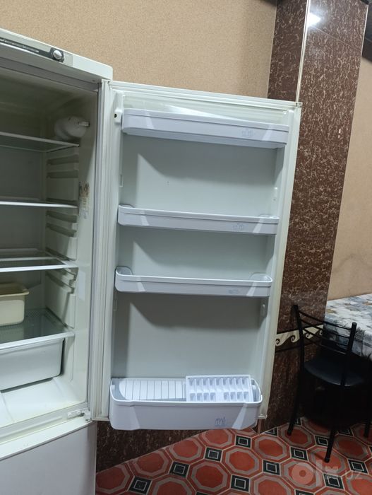 Холодильник Indesit