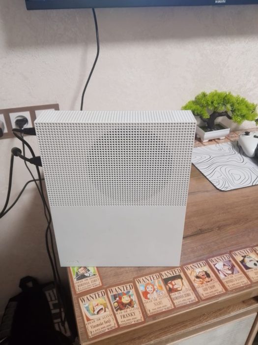 Xbox one s с 2 джостиками 1тб