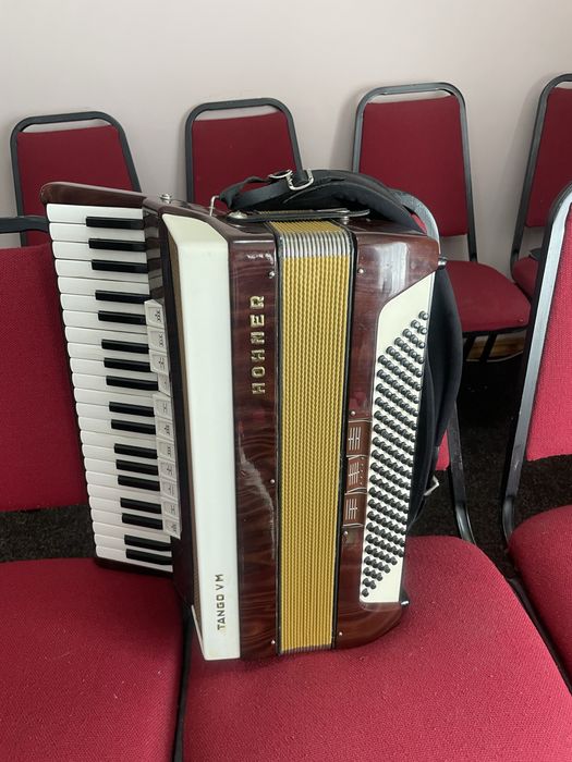 Vand acordeon hohner tango v M