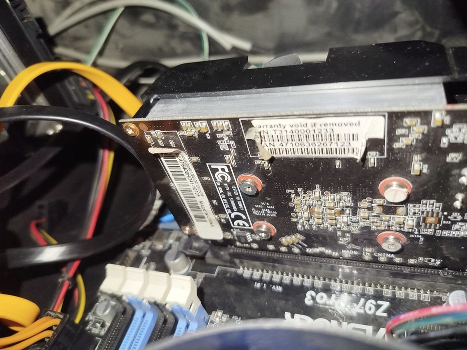 Продам кейс z97 pro 3 gt 640 2gb i5 4590 только без озу