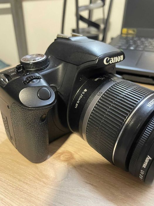 Canon EOS 500D + Obiectiv 18-55mm