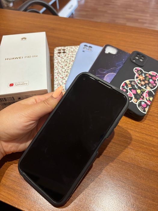 Телефон Huawei P40 lite