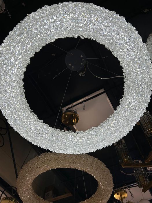 Люстра продается