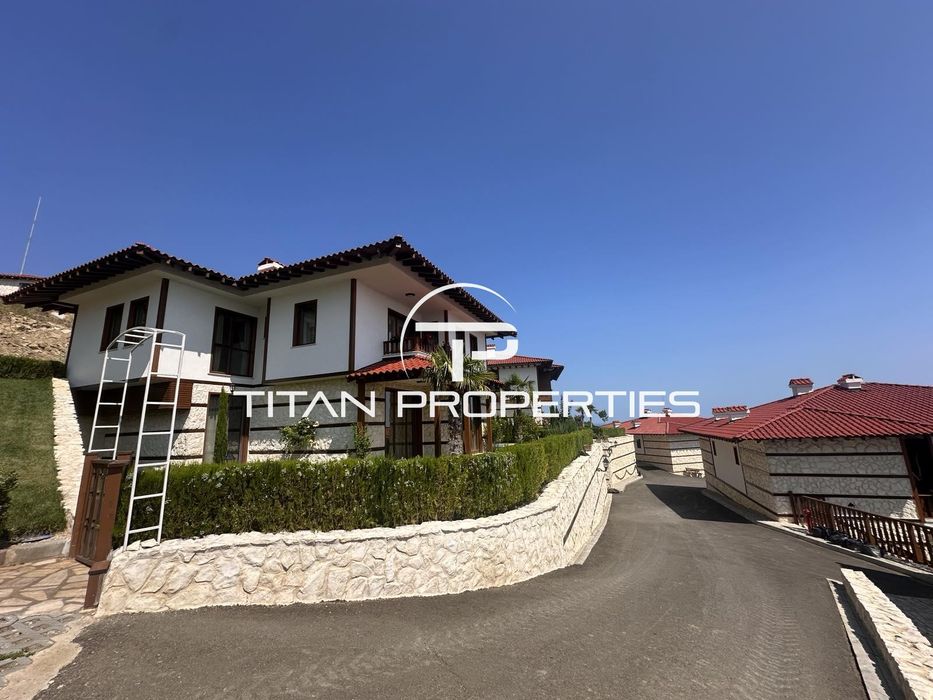 Продава се Къща в Свети Влас - 251 кв.м за 3586 €/кв.м - Снимка #1