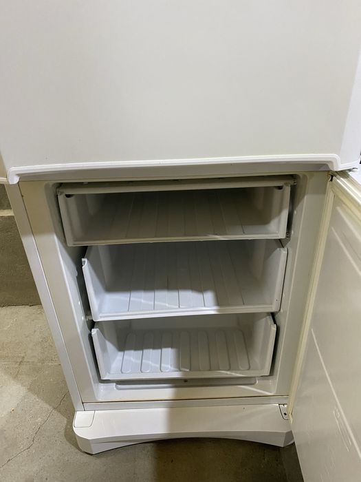 Muzlatgich, indesit