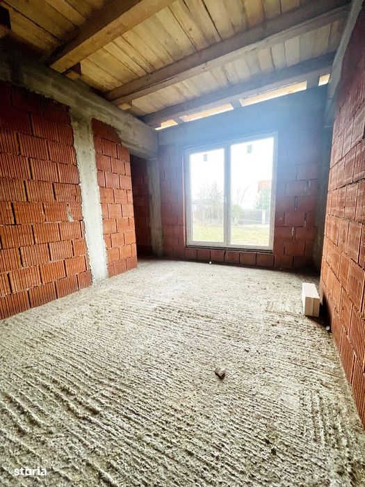 Casă parter la roșu în Paleu – 600 mp teren, utilități la limită