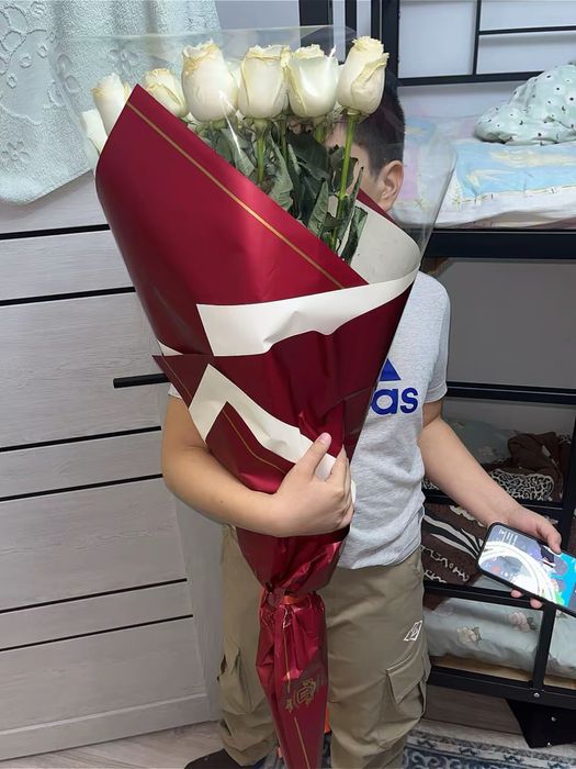 Белые розы 15 штук