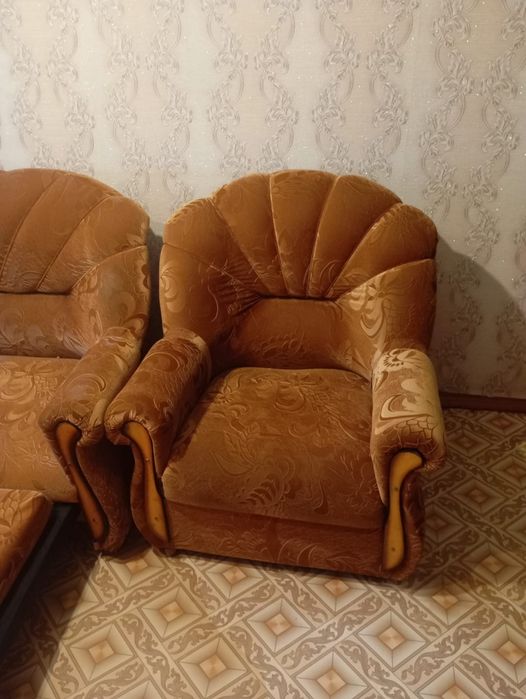 Продам диван в хорошем состоянии