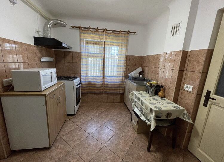 Închiriez casă în Focșani