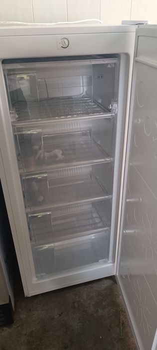 Продам морозильник