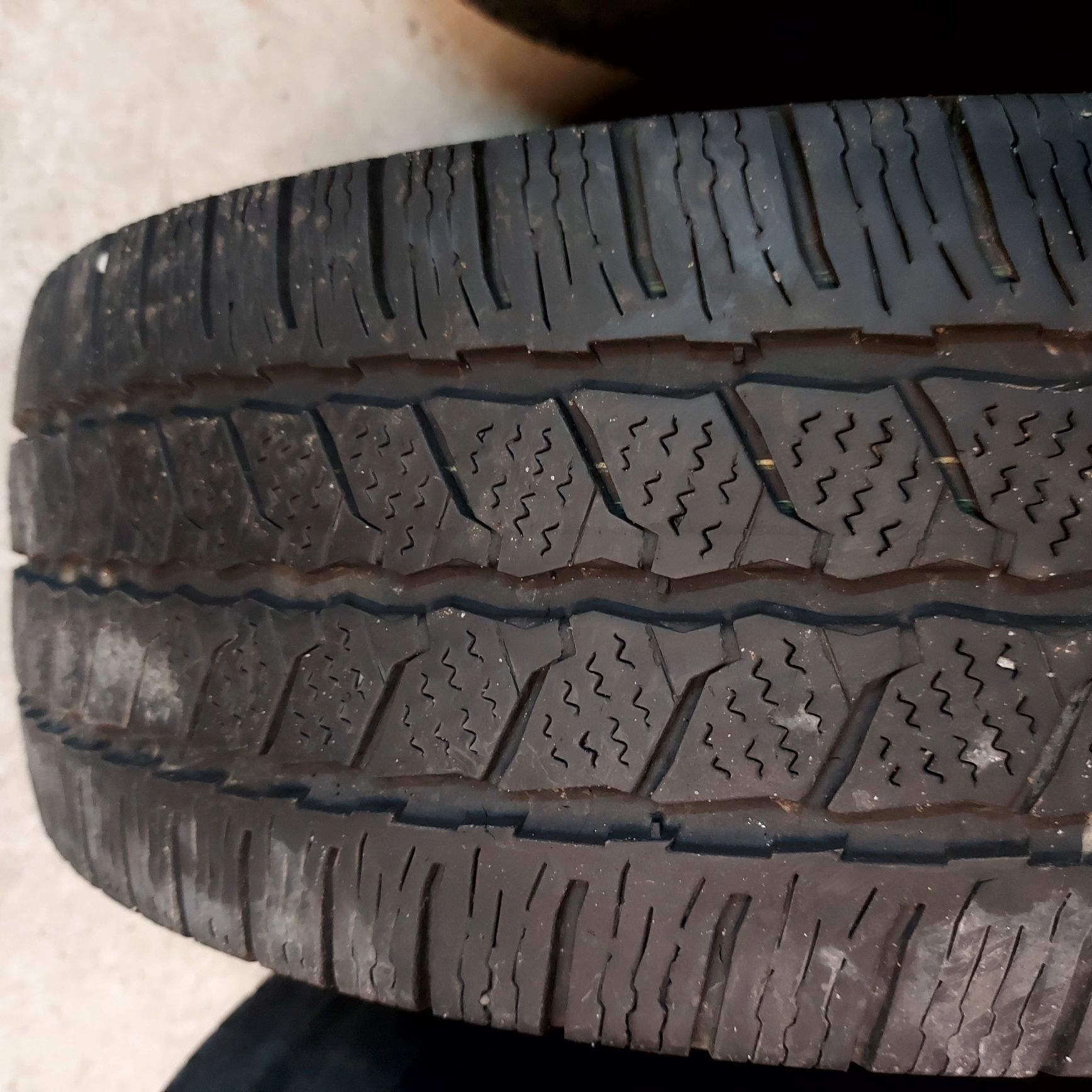 235/65/16С Continental, Semperit 4 броя гуми гр. Пловдив Кършияка • OLX.bg