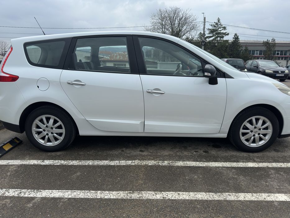 Renault Grand Scenic 1.5 110 CP