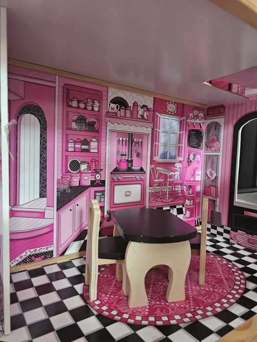 Vand casuta pentru papusi