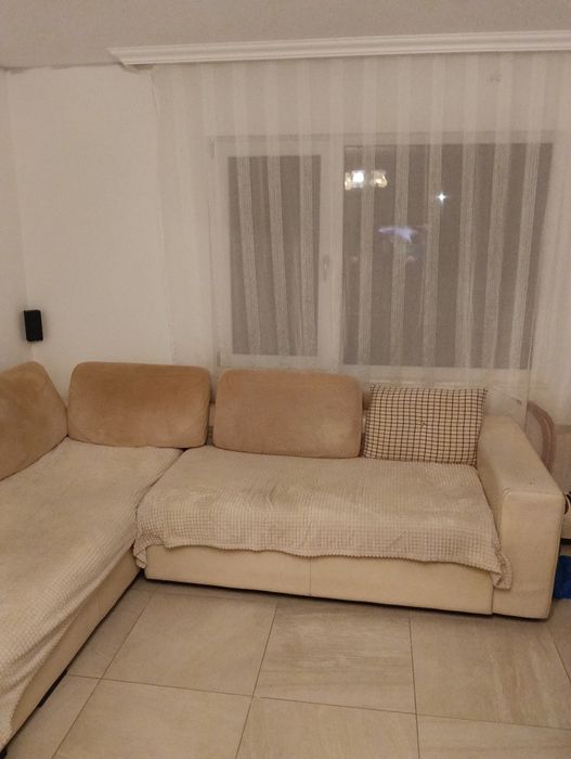 Диван със лежанка