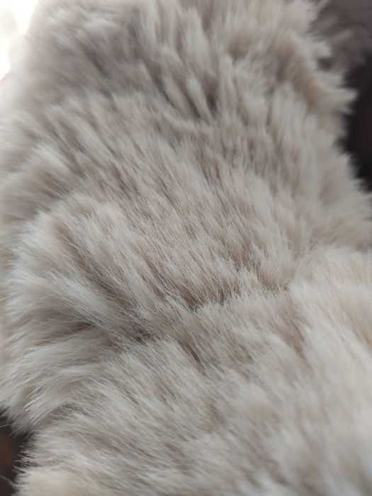 Дълго дебело зимно яке с качулка и свалящ се екологичен косъм