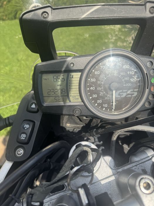 Bmw G650 GS 2011 vreau sa schimb cu cruiser!!