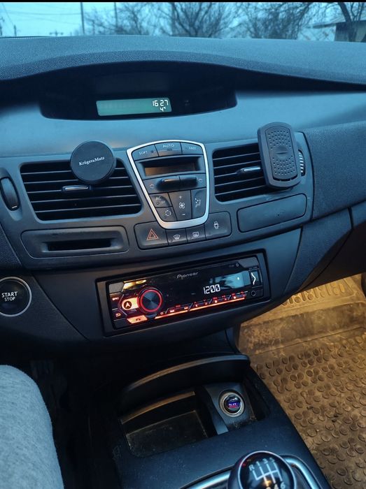 Ramă casetofon laguna 3 + casetofon pioneer Bluetooth