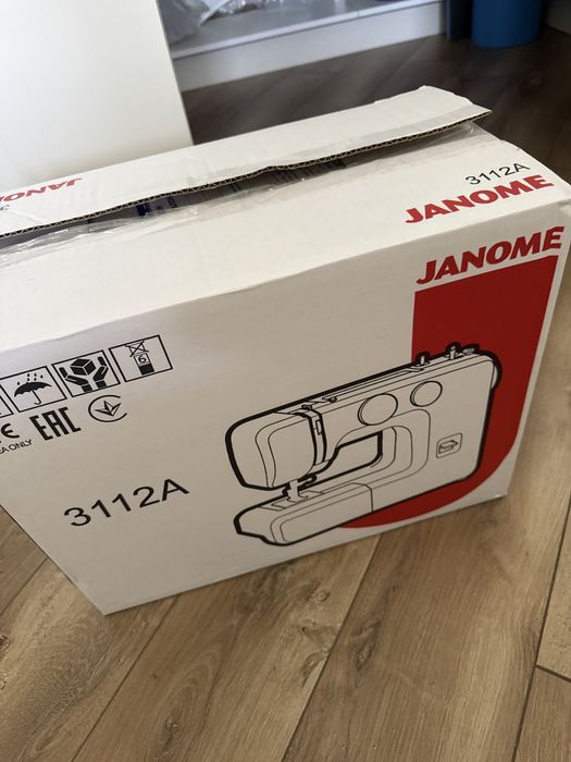 Швейная машина Janome