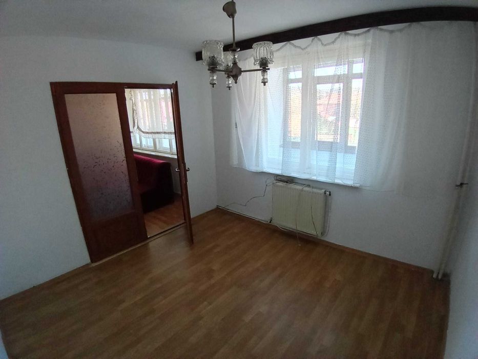 Apartament 4 camere 95MP - etaj 1/8 + garaj
