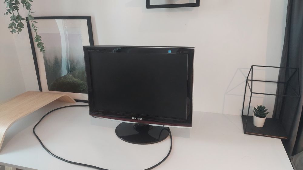 Vând Monitor LCD Samsung T200, 20" Wide
