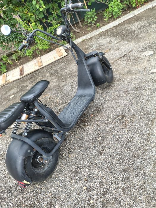 Vând scuter urgent electric merge foarte bine