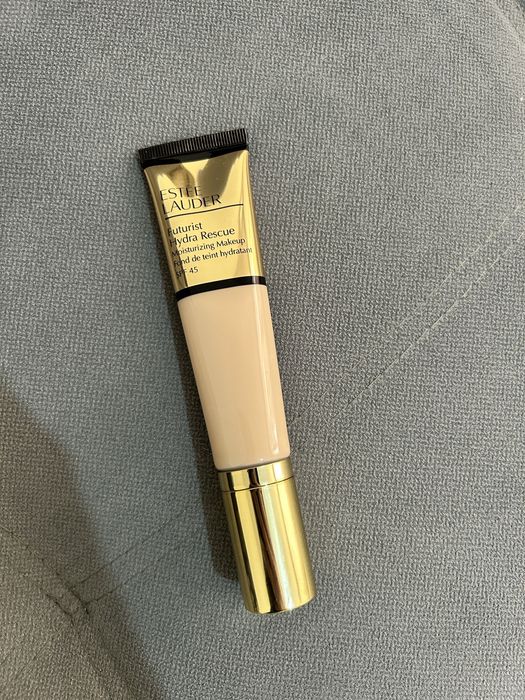 Тональный крем новый