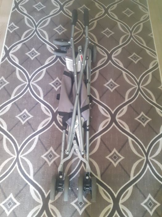 Лятна компактна количка