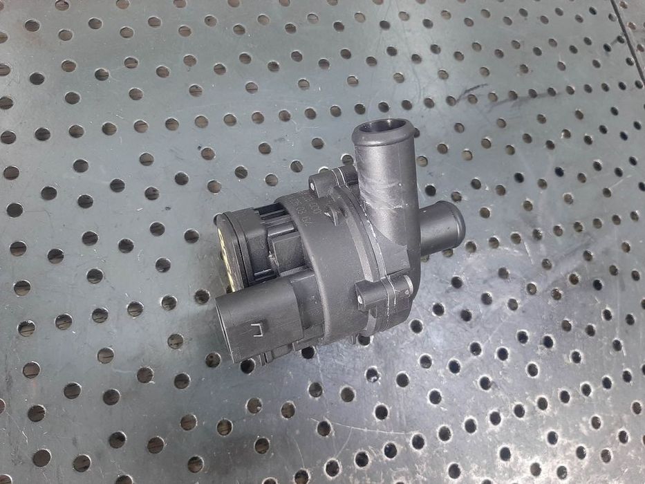 pompa recirculare apa 2.0 cdi mercedes glc c253 coupe   e-class w213  a2118350364