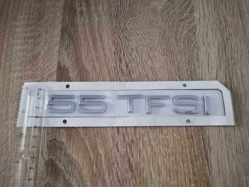 сребриста емблема Audi 55 TFSI