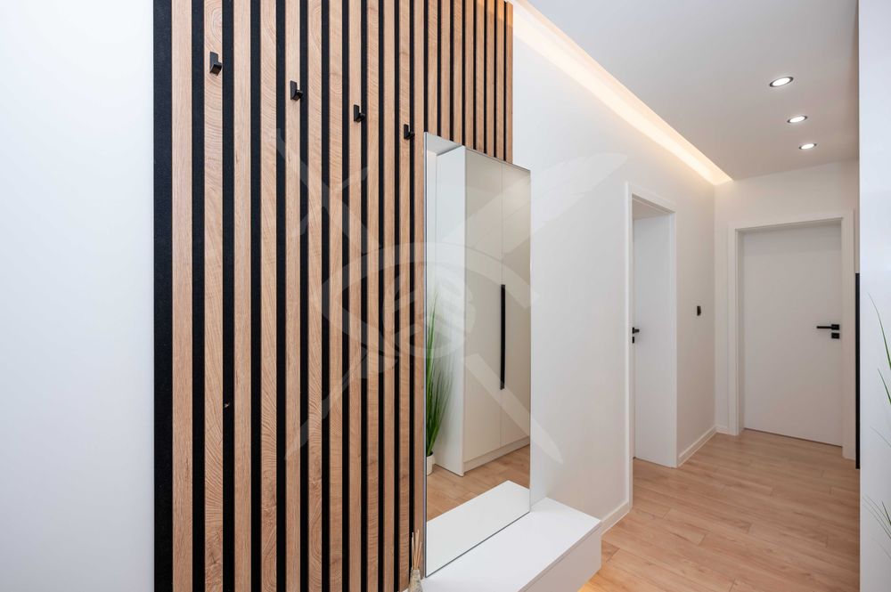 Продава се Тристаен апартамент в Пловдив, Западен - 125 кв.м за 2064 €/кв.м - Снимка #9