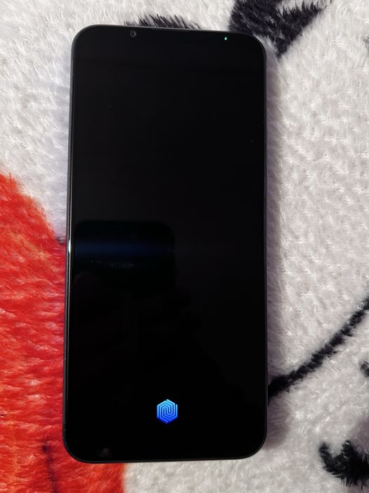 ZTE Nubia Play 5G – 8GB RAM, 256GB, cu husă, funcționează foarte bine