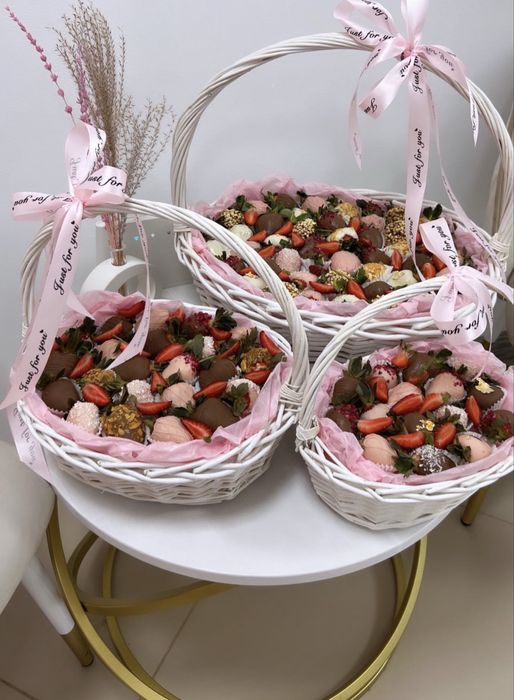 Клубника в шоколаде Астана