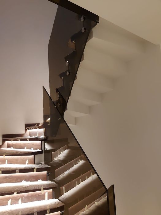 Ultra modern! Balustrade din sticla securizata!