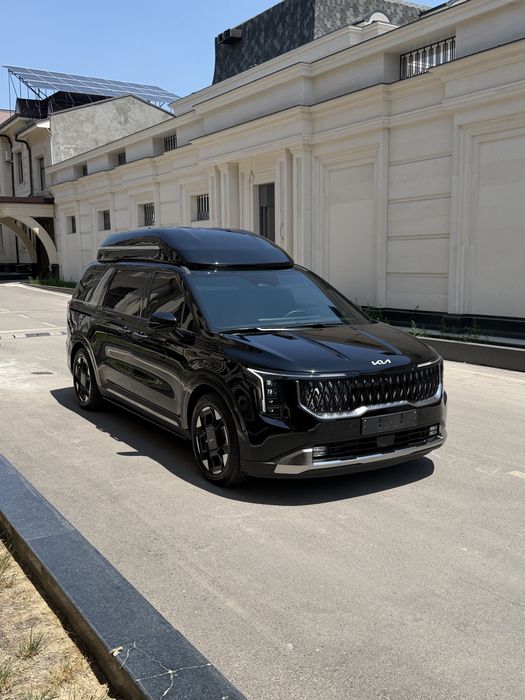 Kia Carnival Hi-limousine VIP